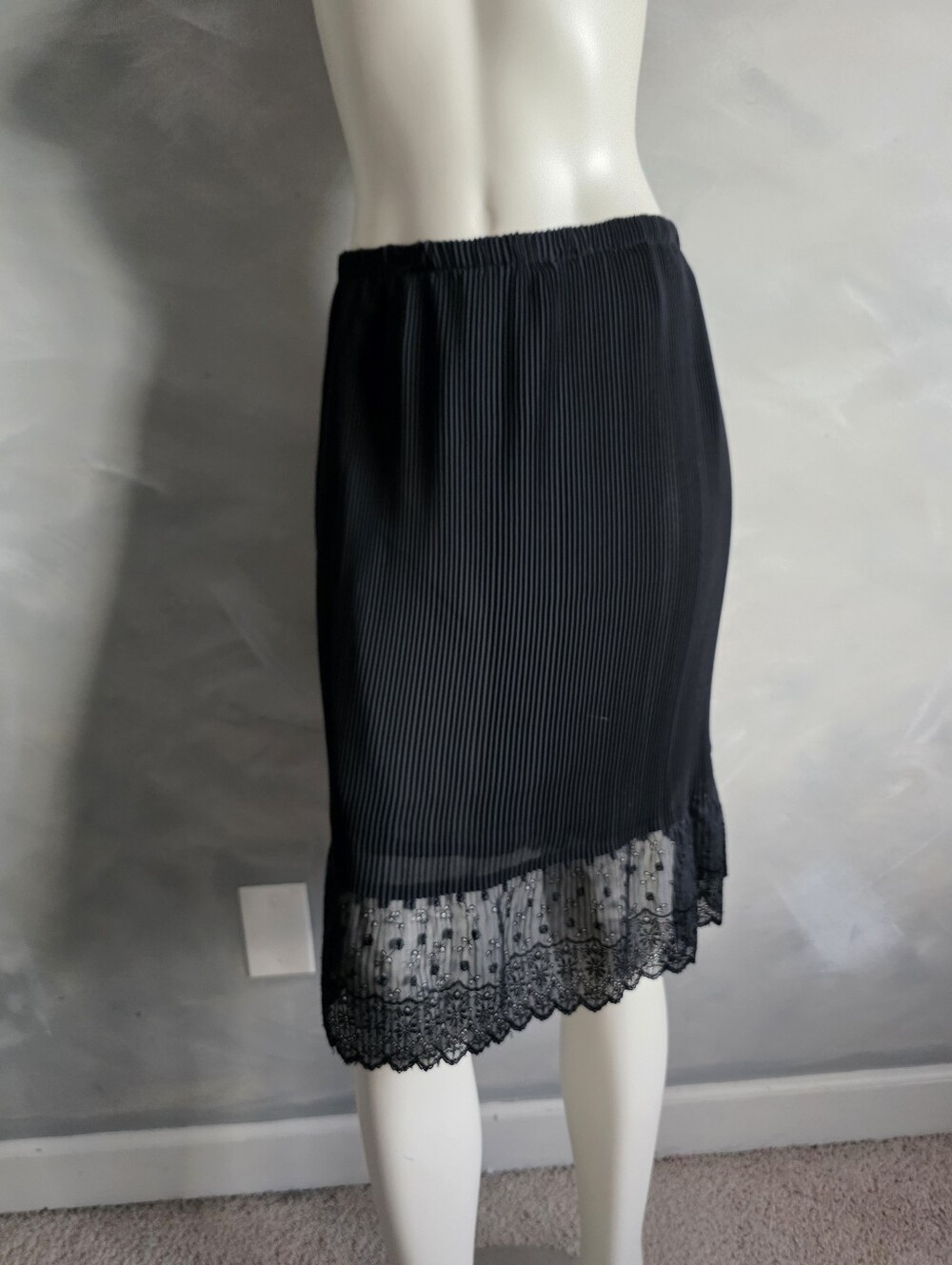 Vtg Caché Black Micro Pleat Lace Trim Midi Skirt Sz S Y2K Whimsigoth Coquette